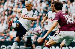 雷速体育比分官网直播-托特纳姆热刺大胜伯恩利，博阿斯庆祝赛前三分的简单介绍