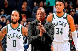 雷速体育直播官网-雄鹿主教练战术妙用，助球队反超比分