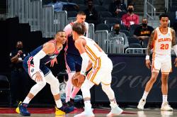 雷速体育比分官网-生涯首次三双表现，新星崛起成焦点的简单介绍