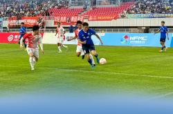 雷速体育比分直播-关于一场经典之战！足球点燃球迷热情的信息