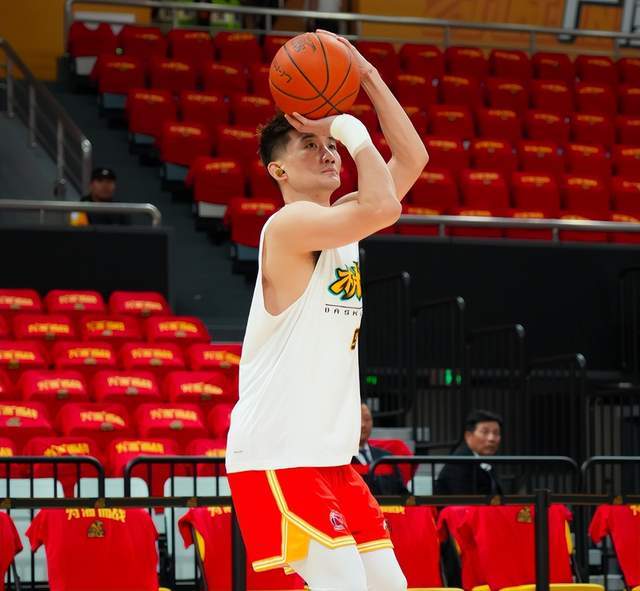 掘金横扫热火，孙铭徽状态火热的简单介绍