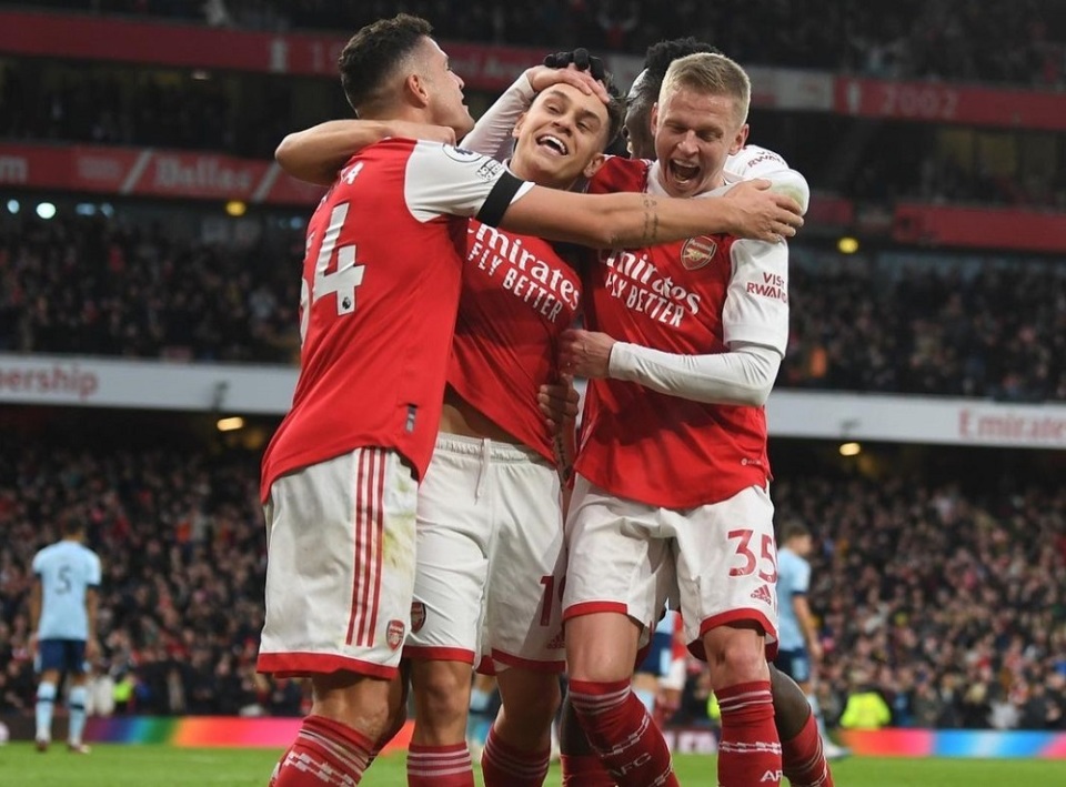 切尔西碾压多特蒙德，马丁内利高光表现