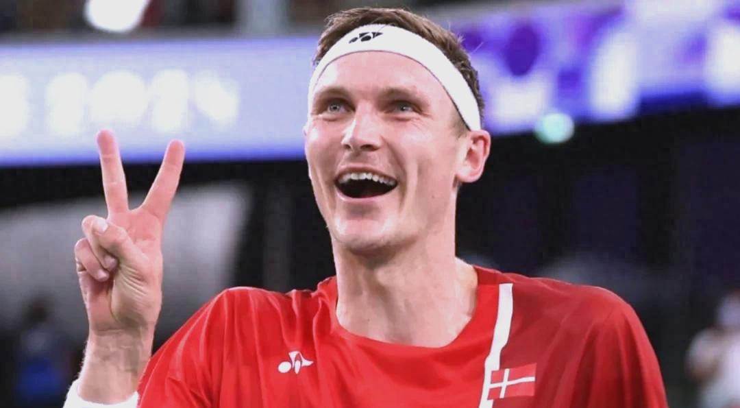 法国队完胜丹麦队，安赛龙点燃赛场